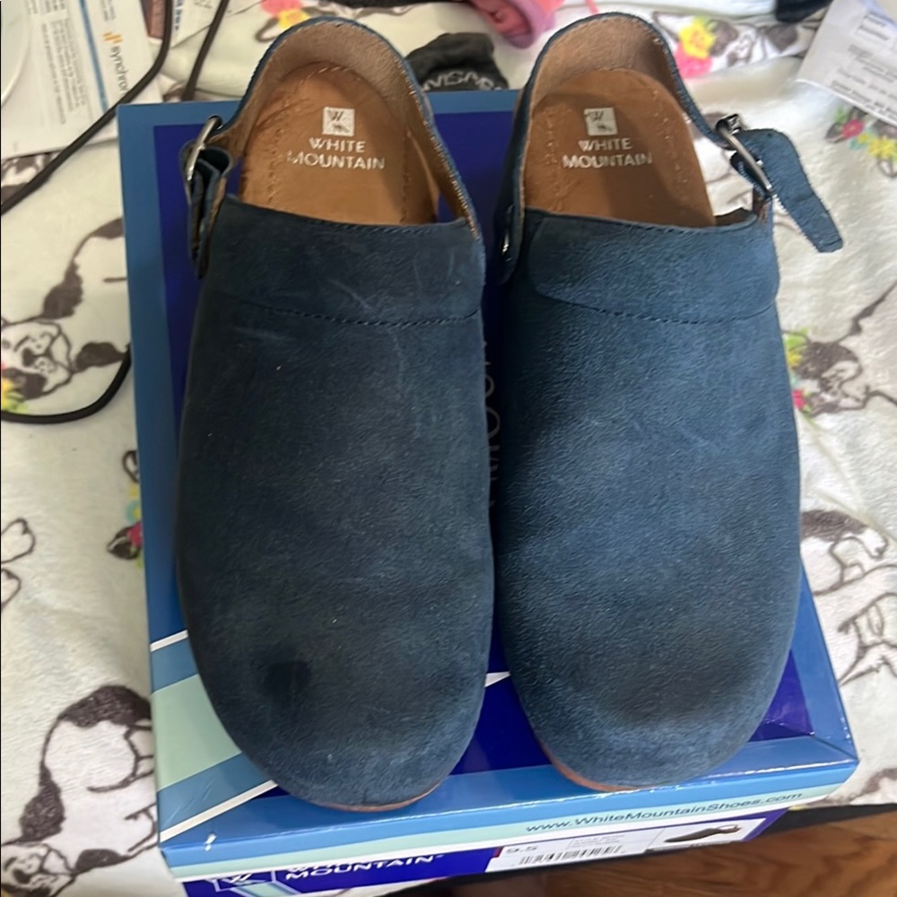 White Mountain Blue Clogs Slip-On with adjustable strap- like new!